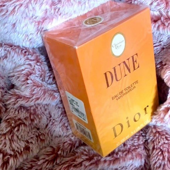 Christian Dior - Picture 2 of 3